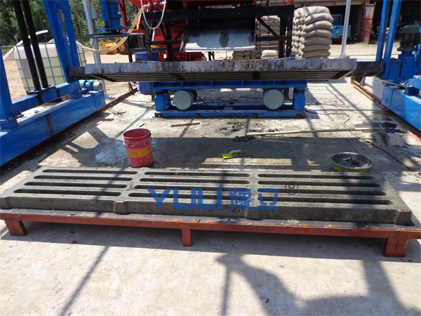 豬場漏糞板使用水泥漏縫板有哪些優(yōu)點?